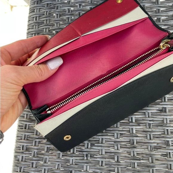 Prada Black Wallet - Picture 6 of 12